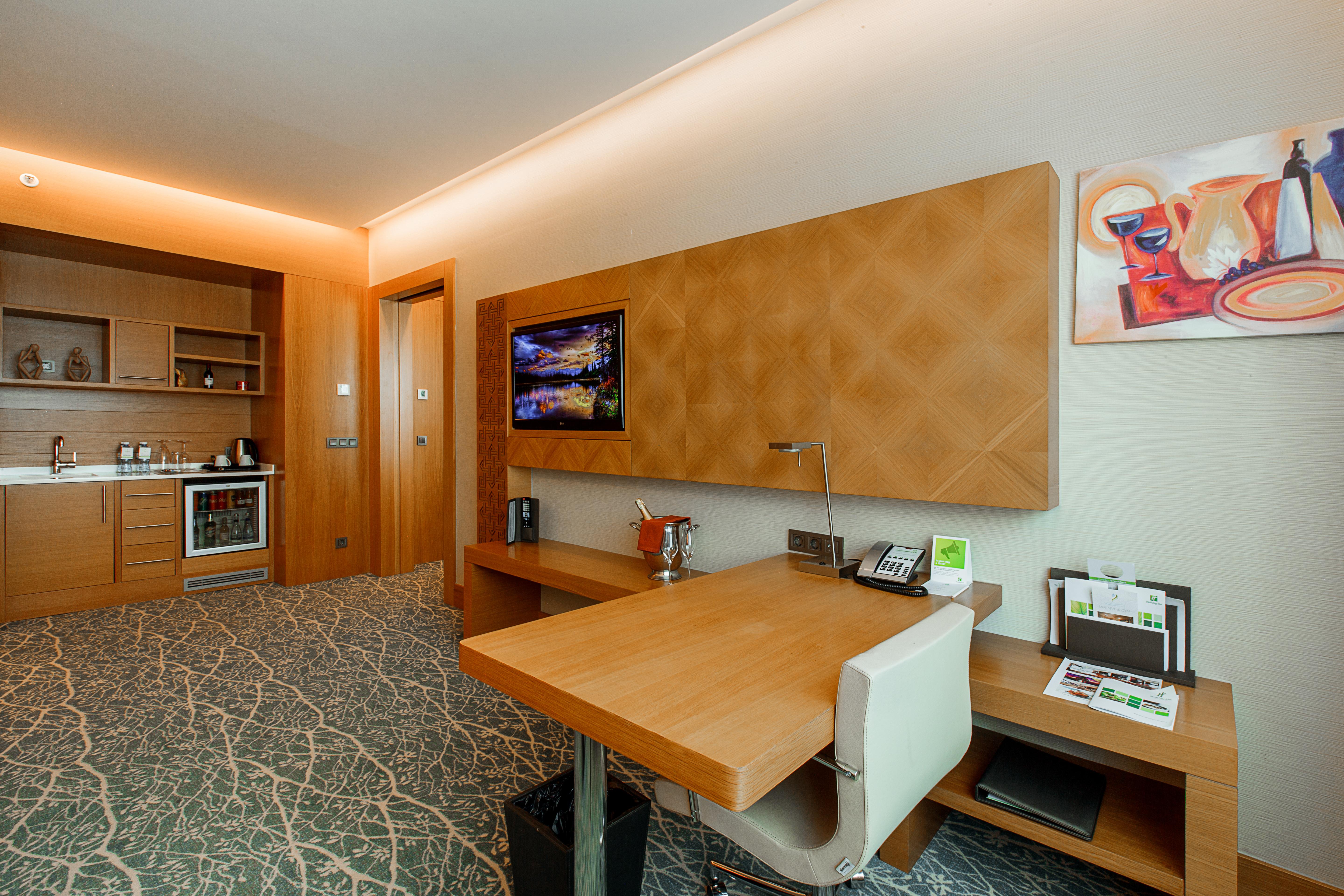 מלון By Ihg באקו