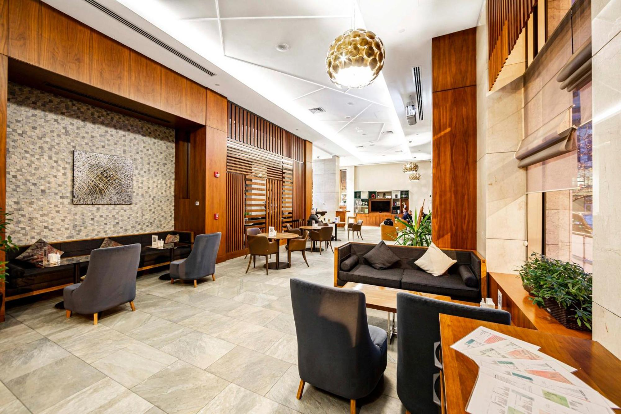 מלון By Ihg 4*