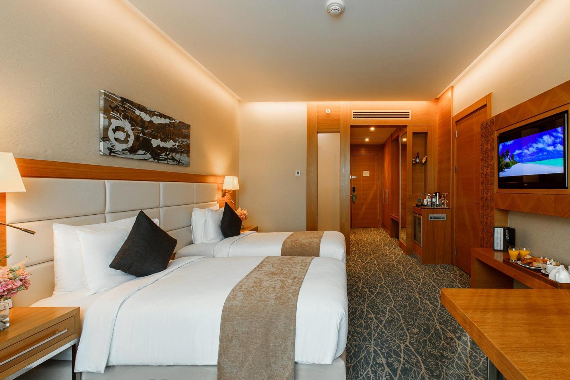 By Ihg 4* באקו