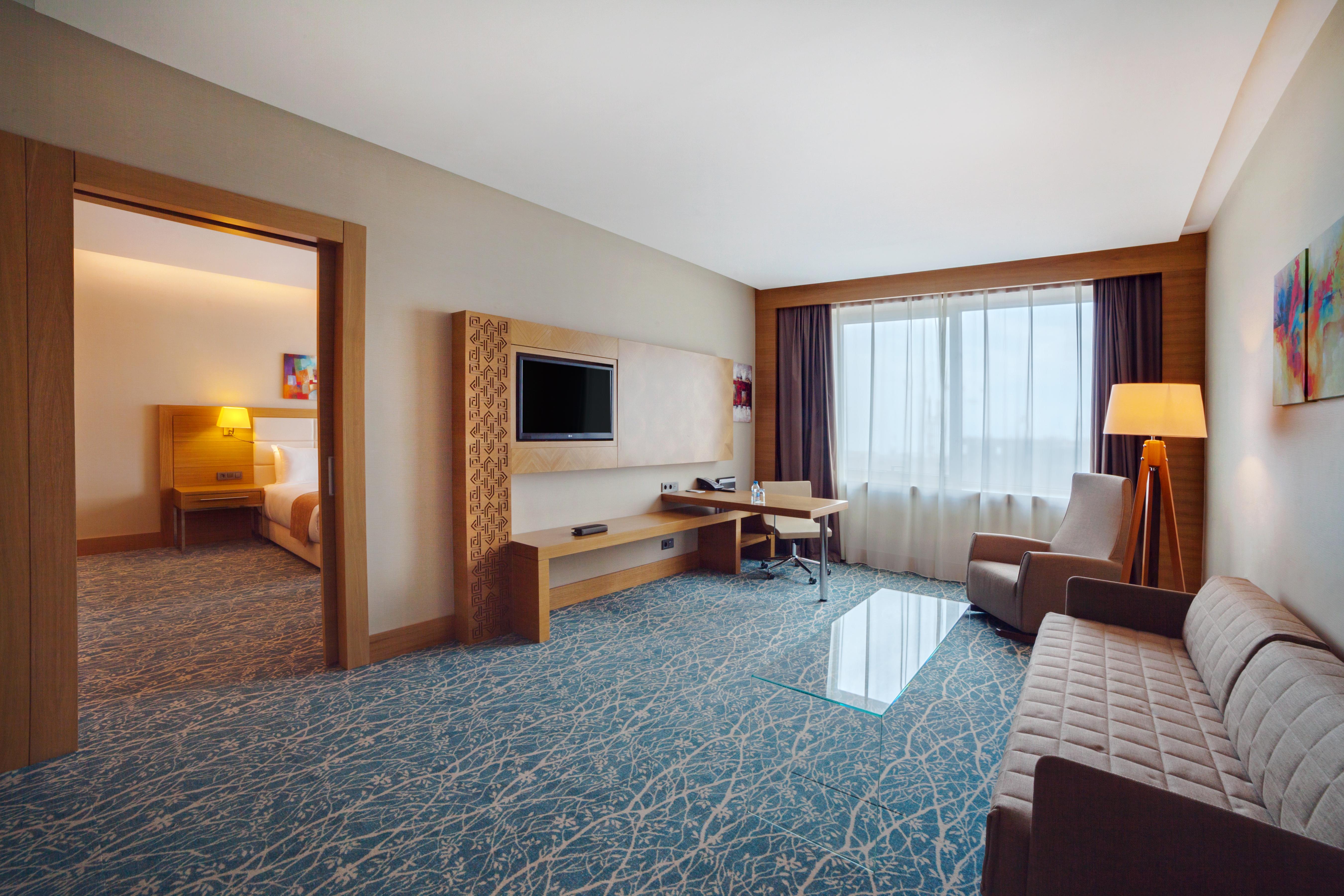 By Ihg Hotel 4*