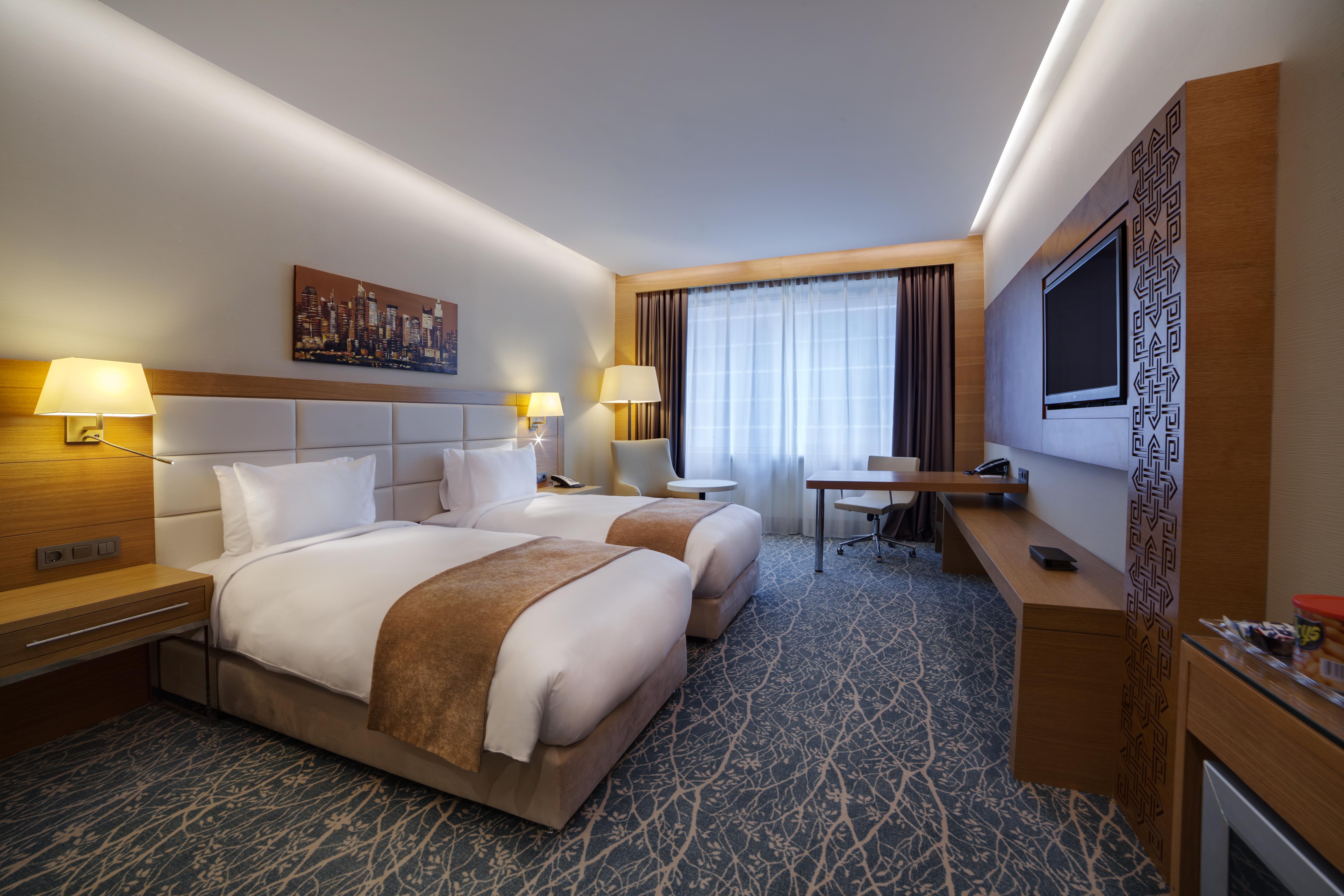 By Ihg Hotel 4*
