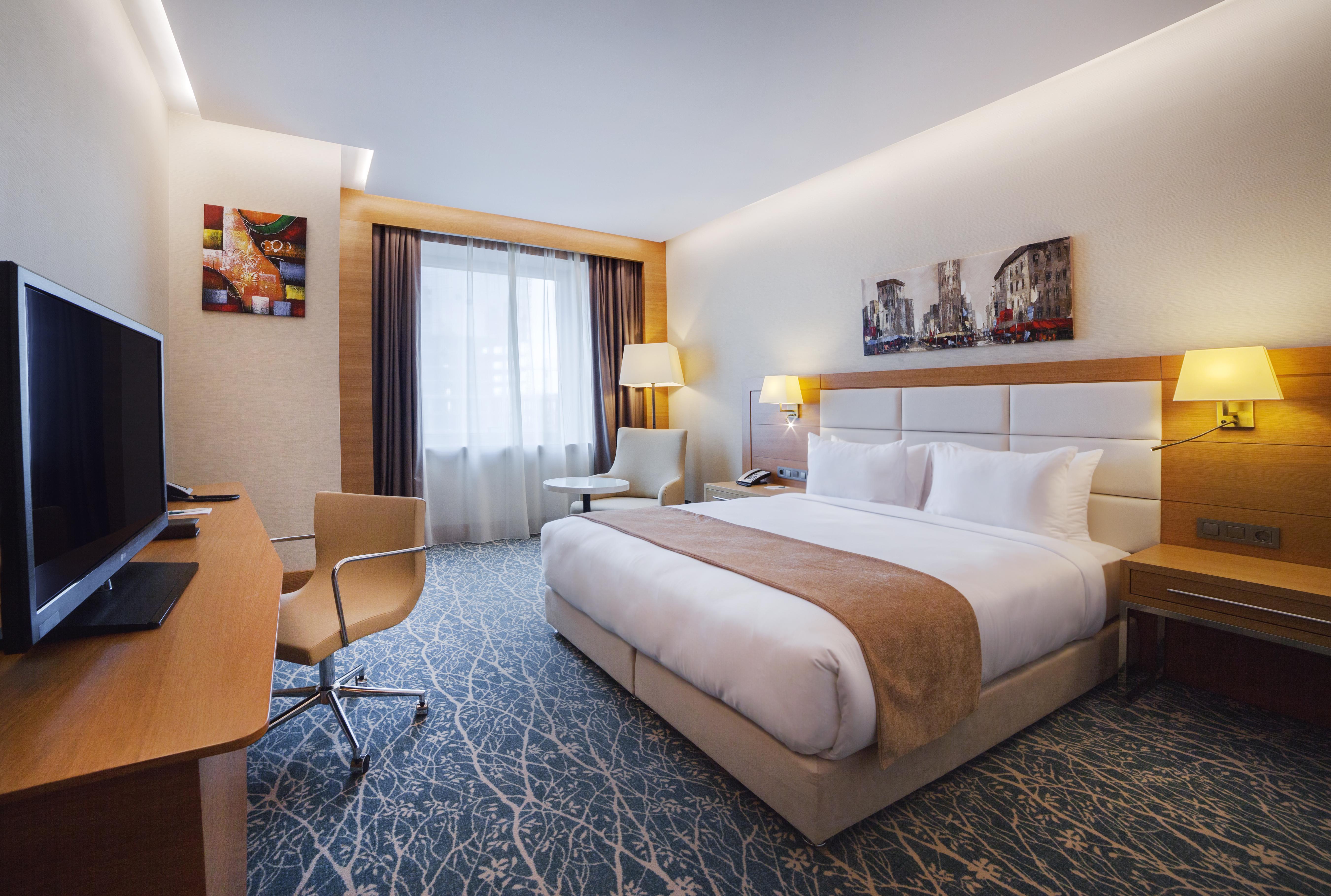 By Ihg 4*