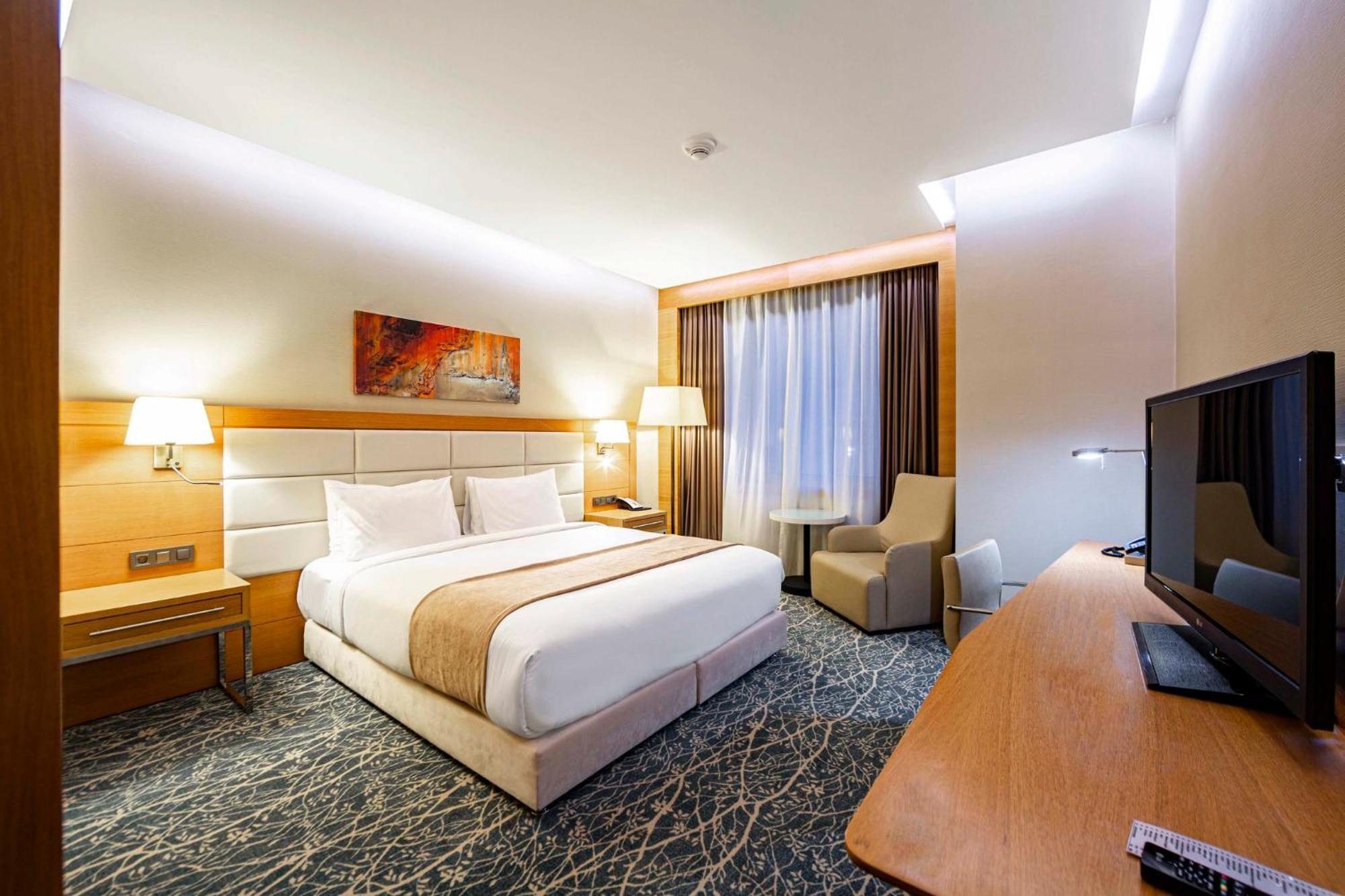 By Ihg Hotel